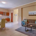 Renatoemilia Spacious With Courtyard Апартаменты