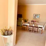 Renatoemilia Spacious With Courtyard Апартаменты *