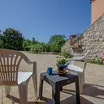 Renatoemilia Spacious With Courtyard Апартаменты Коромачно