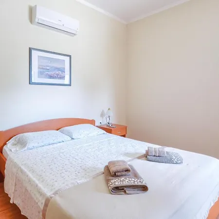Διαμέρισμα Renatoemilia Spacious With Courtyard